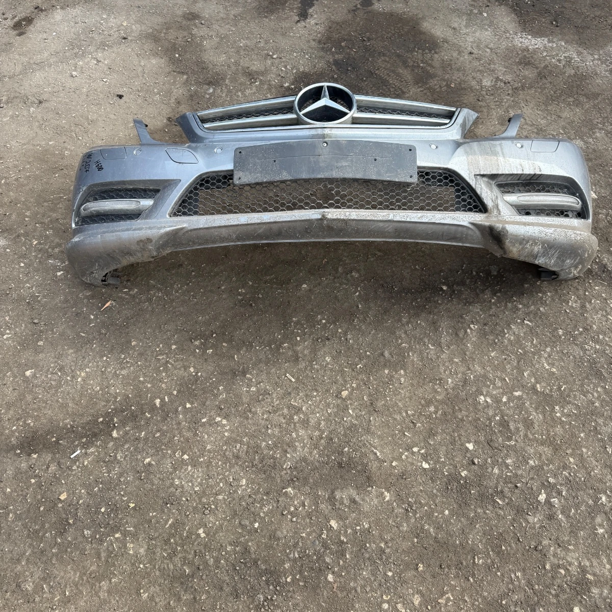 Предна броня за Mercedes W207 AMG 6 парктроника ном 600 1761-600-1761