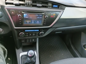 Toyota Auris, снимка 10