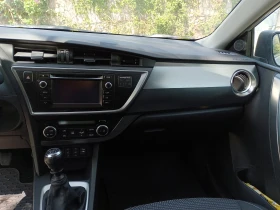 Toyota Auris, снимка 6