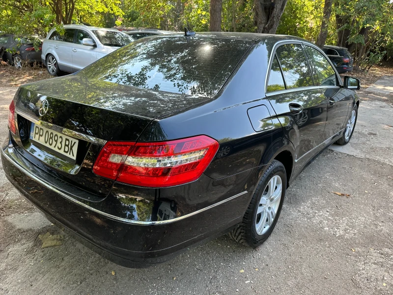 Mercedes-Benz E 220 Счупен* МОТОР* , снимка 5 - Автомобили и джипове - 47286995