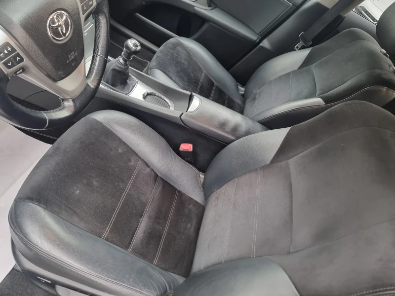 Toyota Avensis 2.0D4D, снимка 13 - Автомобили и джипове - 49535049