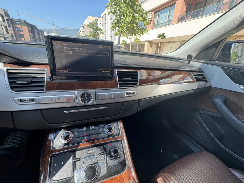 Audi A8, снимка 5 - Автомобили и джипове - 52556736