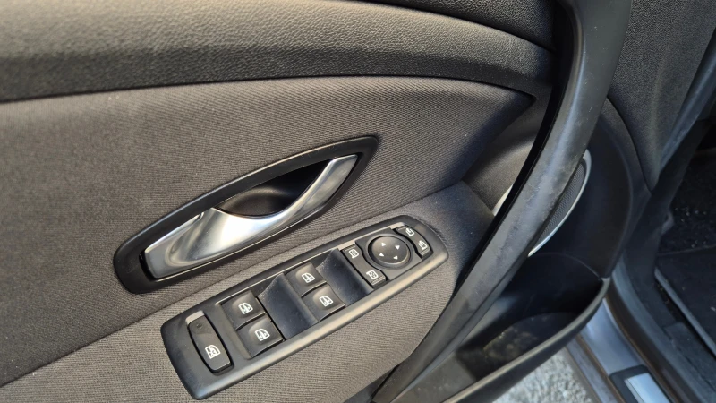 Renault Megane 1.4 Tce 131к.с., снимка 14 - Автомобили и джипове - 52111888