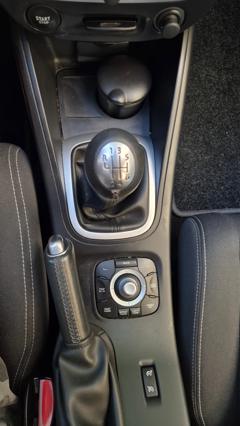 Renault Megane 1.4 Tce 131к.с., снимка 11 - Автомобили и джипове - 52111888