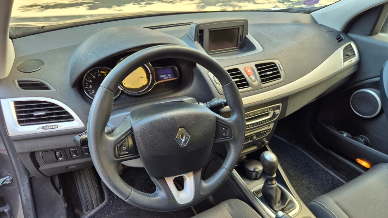 Renault Megane 1.4 Tce 131к.с., снимка 9 - Автомобили и джипове - 52111888