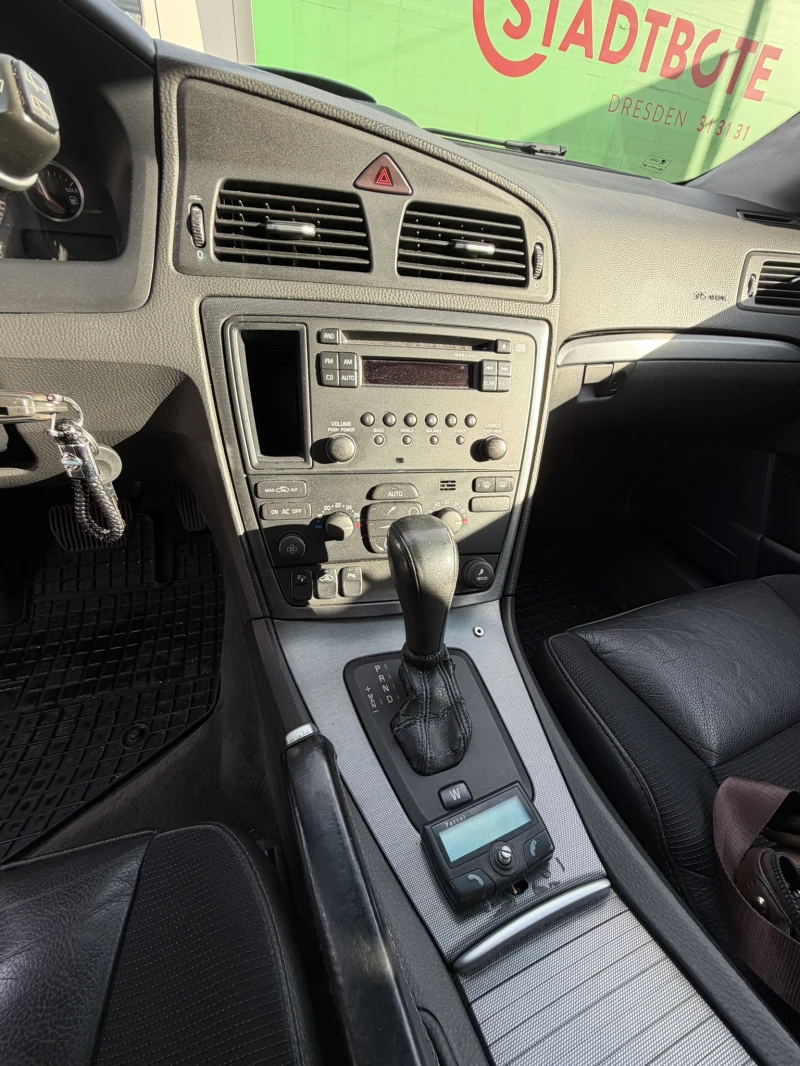 Volvo V70, снимка 9 - Автомобили и джипове - 52416438