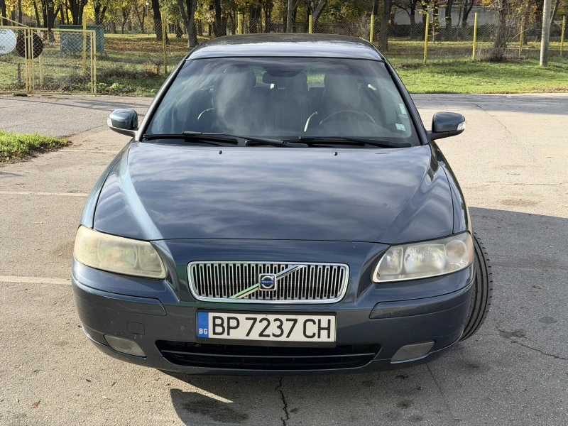 Volvo V70, снимка 4 - Автомобили и джипове - 52416438