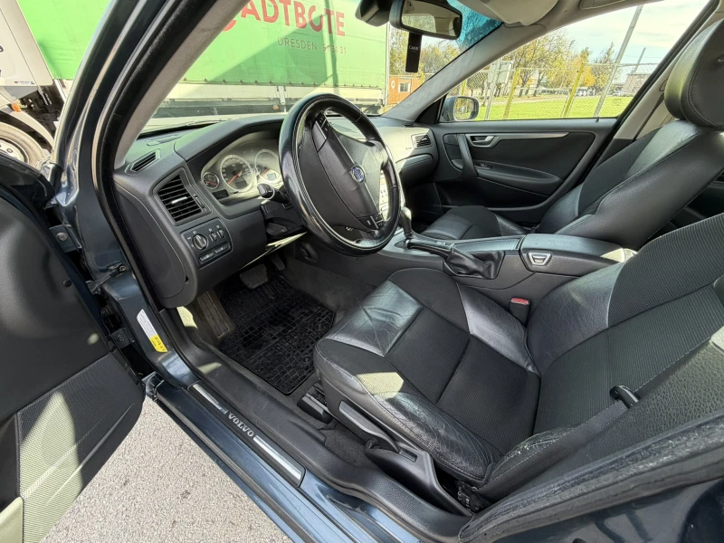 Volvo V70, снимка 7 - Автомобили и джипове - 52416438
