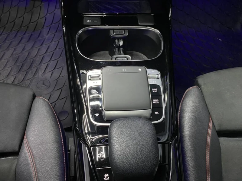 Mercedes-Benz CLA * AMG 35 4MATIC Coupe * CARFAX * ЦЕНА ДО БГ, снимка 17 - Автомобили и джипове - 53014247