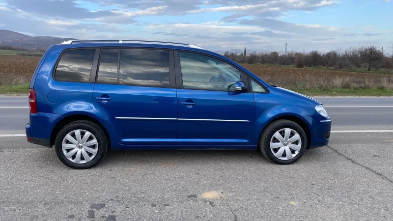 VW Touran 2.0Tdi 8клапана , снимка 8 - Автомобили и джипове - 53103357