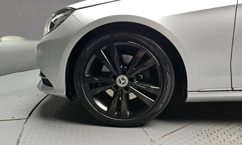 Mercedes-Benz E 300, снимка 5 - Автомобили и джипове - 53106963