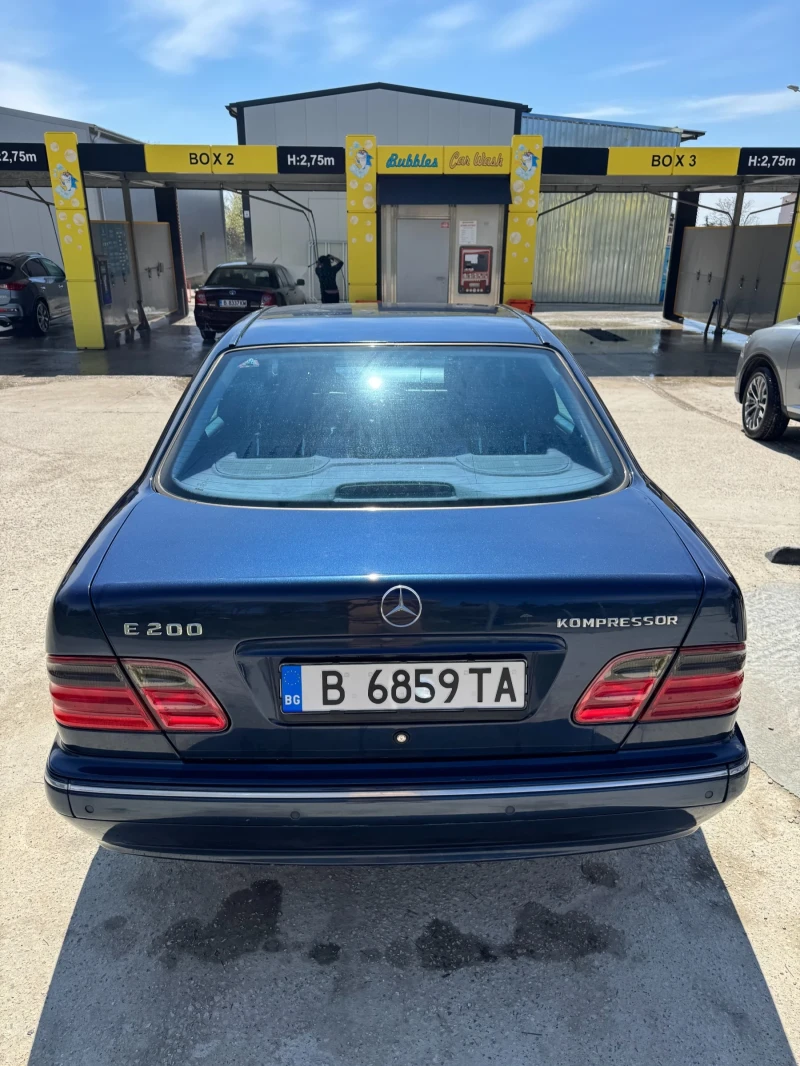 Mercedes-Benz E 200, снимка 14 - Автомобили и джипове - 53157480