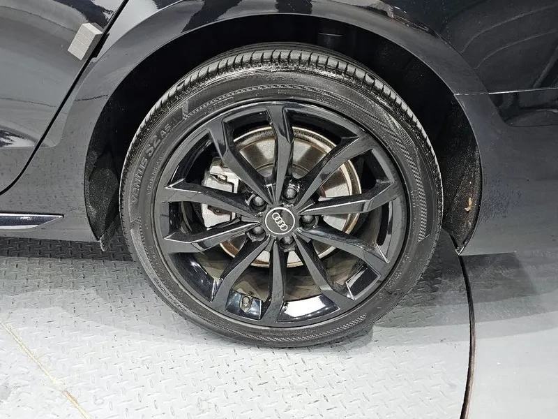 Audi A4 (B9) 40 Tfsi, снимка 5 - Автомобили и джипове - 54995024