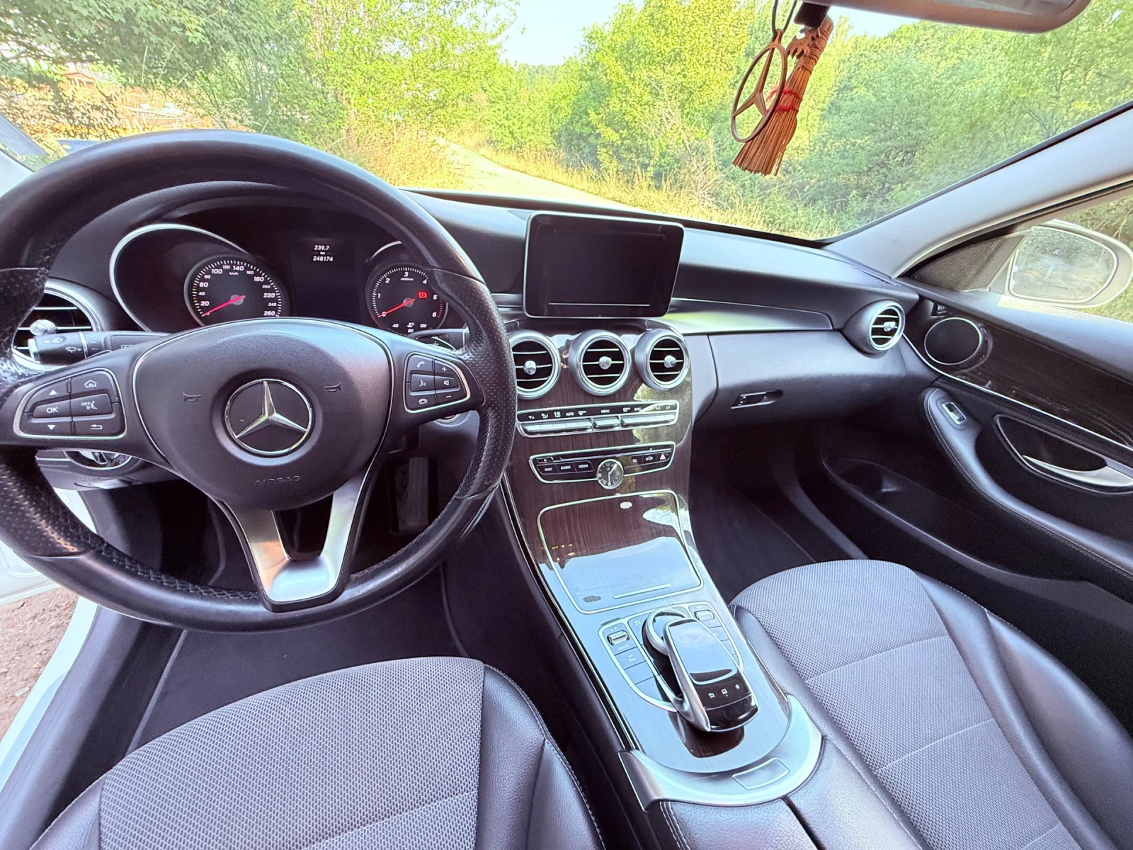Mercedes-Benz C 220 2.2 BluTech - изображение 9