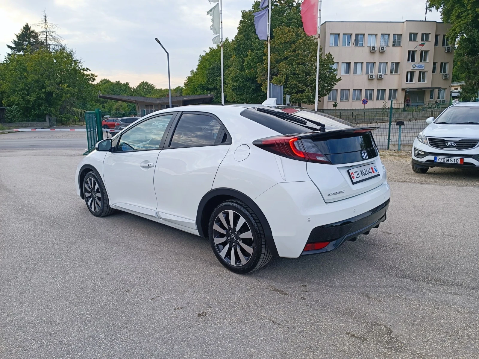 Honda Civic 1.8i-140кс-ШВЕЙЦАРИЯ-АВТОМАТ-NAVI-KEYLESS-FULL  - изображение 4