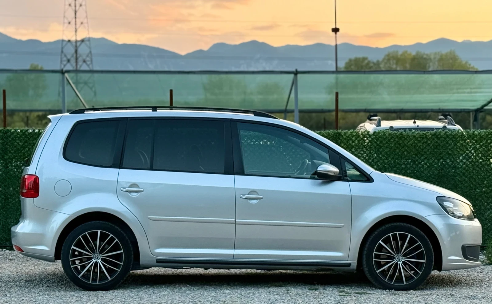 VW Touran 2.0TDi XENON* NAVI* DSG* 7мест. - изображение 8