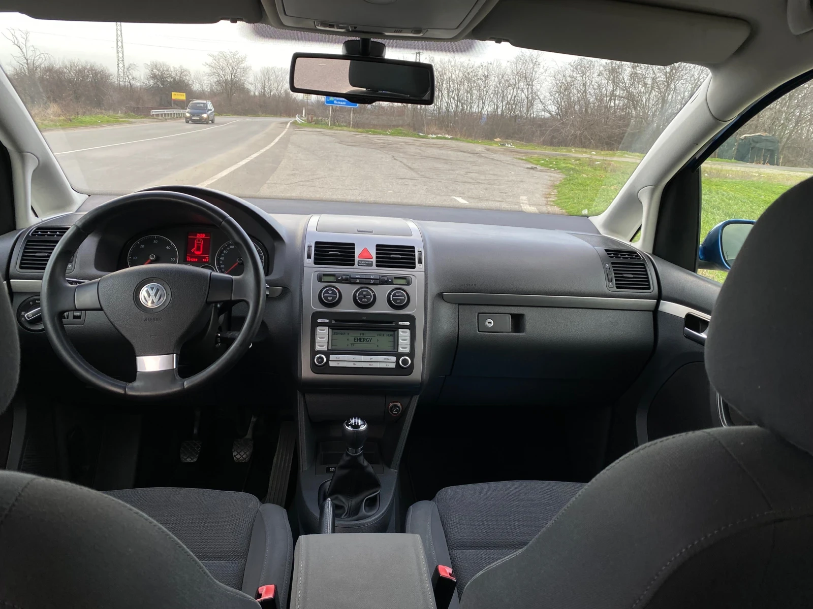 VW Touran 2.0Tdi 8клапана , снимка 13 - Автомобили и джипове - 53733238