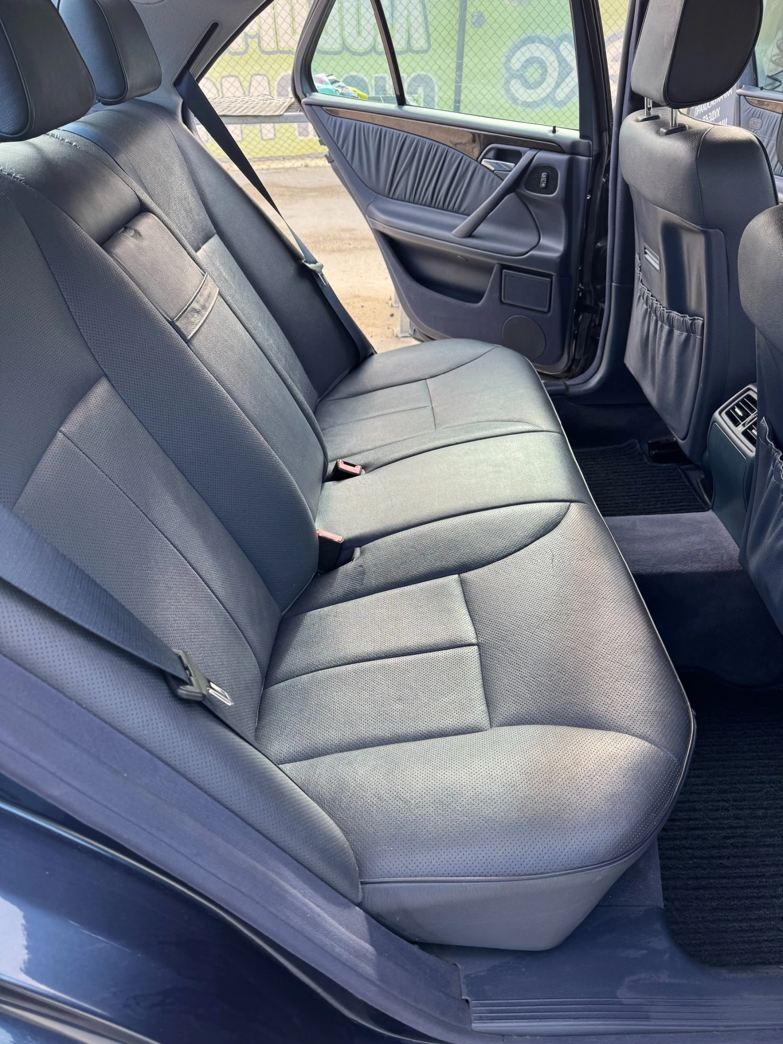 Mercedes-Benz E 200 | Mobile.bg � ����������� 12