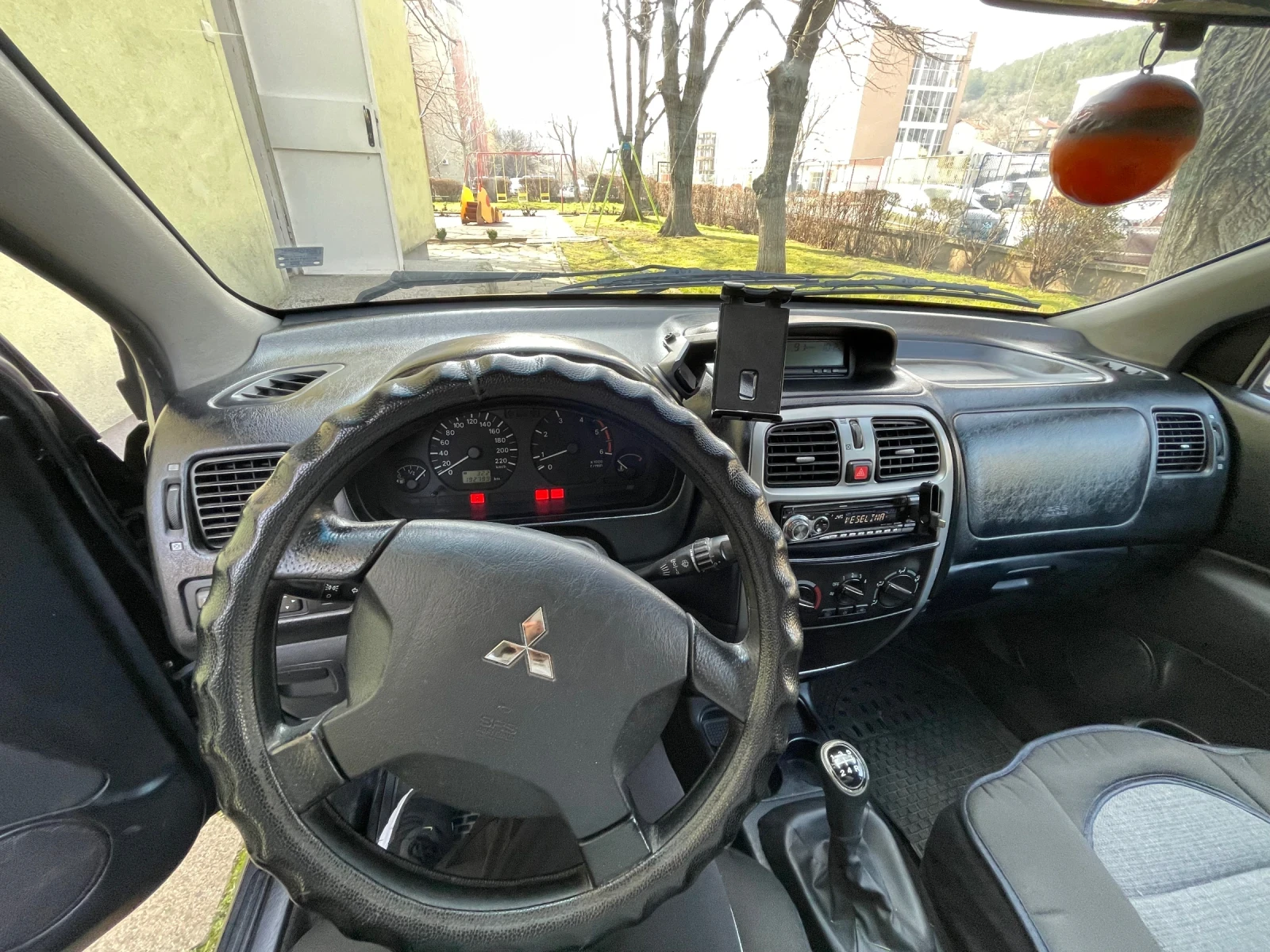 Mitsubishi Space star, снимка 10 - Автомобили и джипове - 53732486