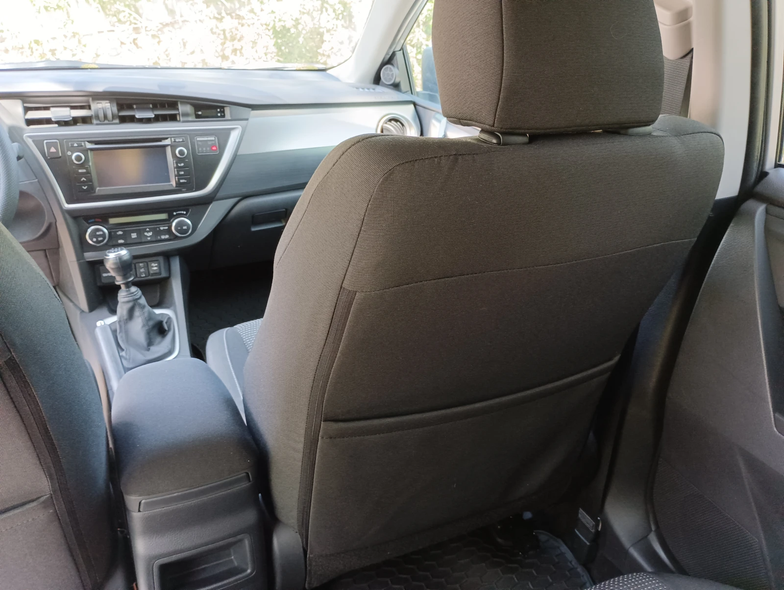 Toyota Auris, снимка 7 - Автомобили и джипове - 54452533