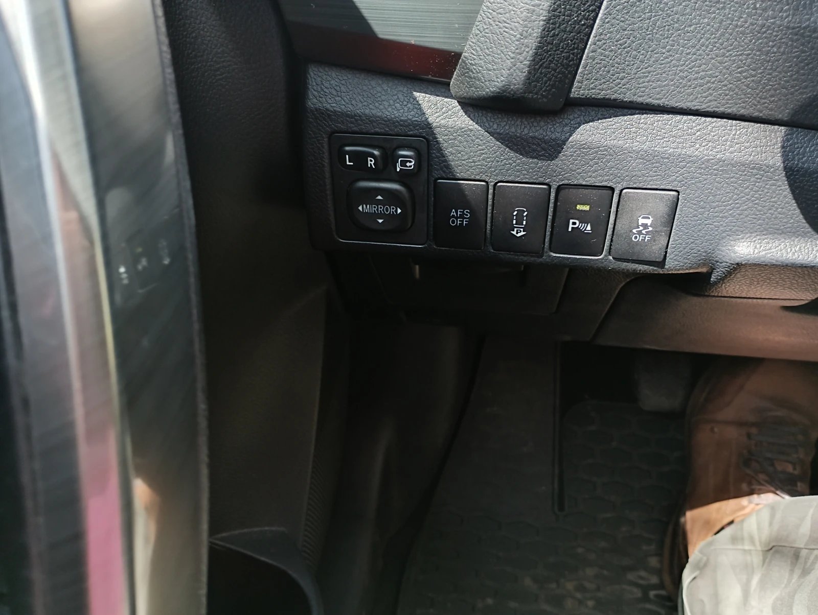 Toyota Auris, снимка 11 - Автомобили и джипове - 54452533