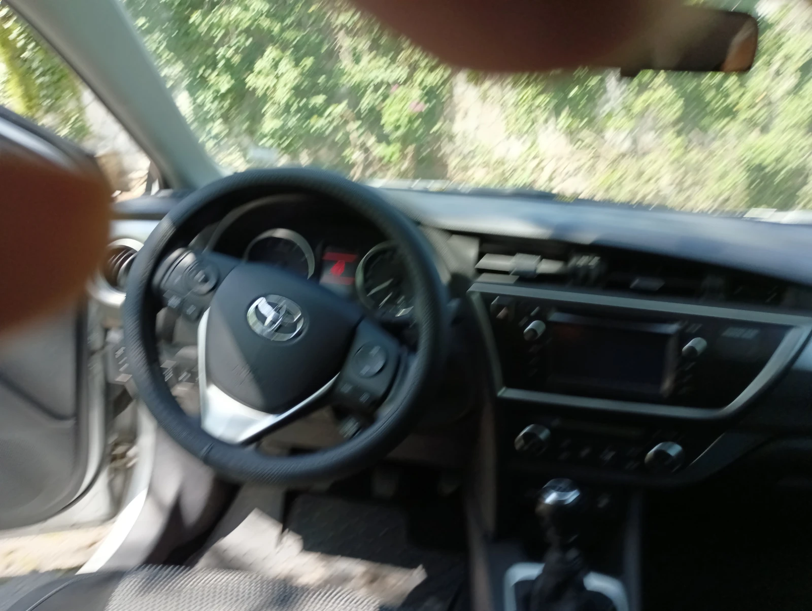 Toyota Auris, снимка 5 - Автомобили и джипове - 54452533