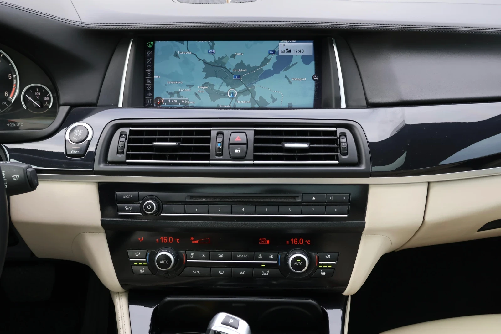 BMW 530 xDrive IndividualFacelift дист.360камера Панорама , снимка 11 - Автомобили и джипове - 54459041