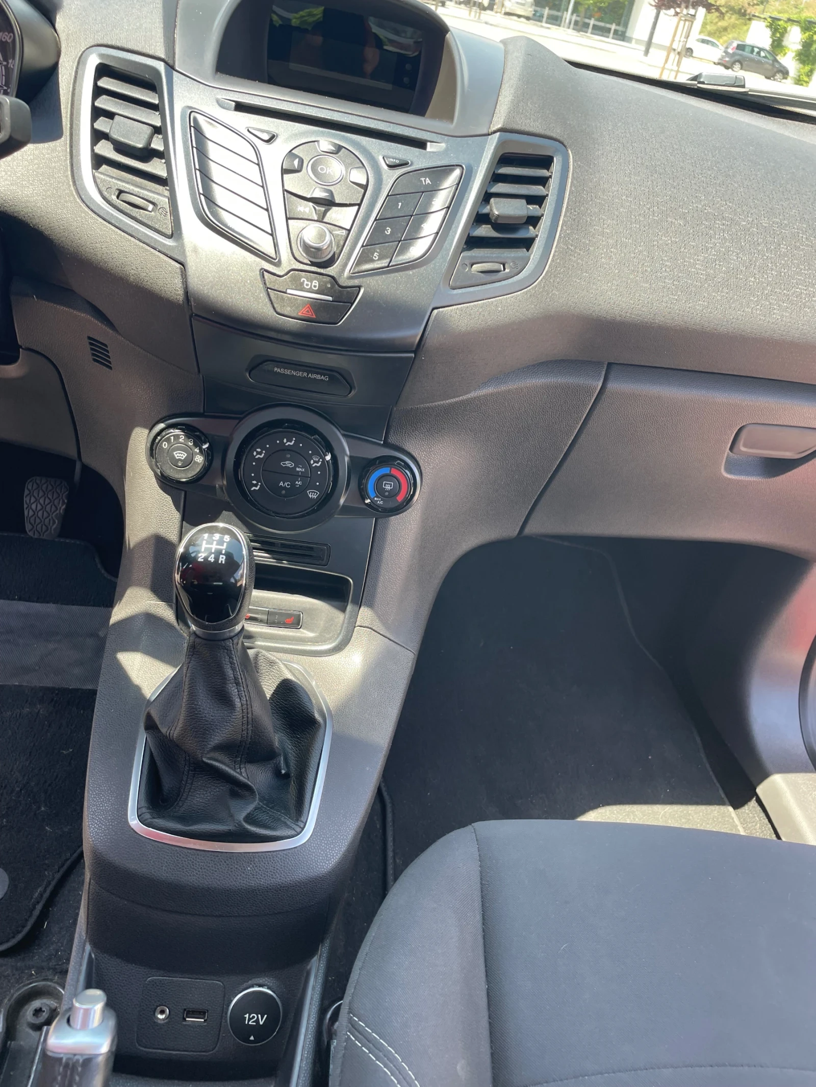 Ford Fiesta, снимка 10 - Автомобили и джипове - 54688134