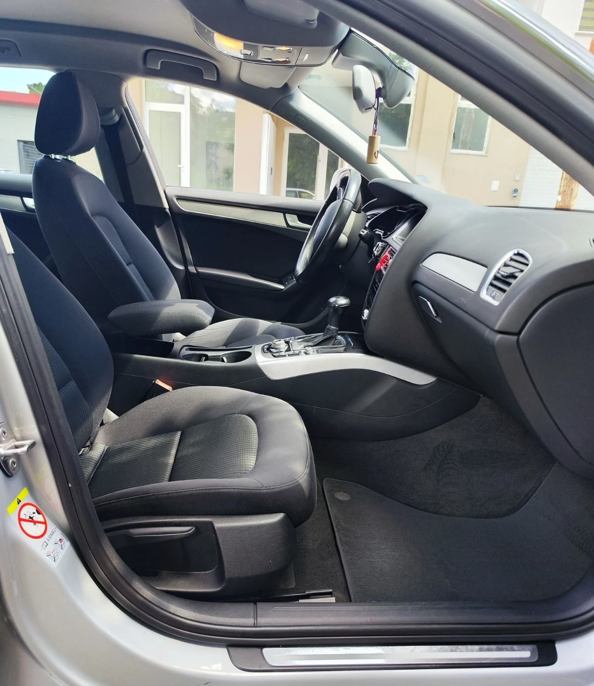 Audi A4 2.0TDI 177hp Facelift, снимка 12 - Автомобили и джипове - 54699319