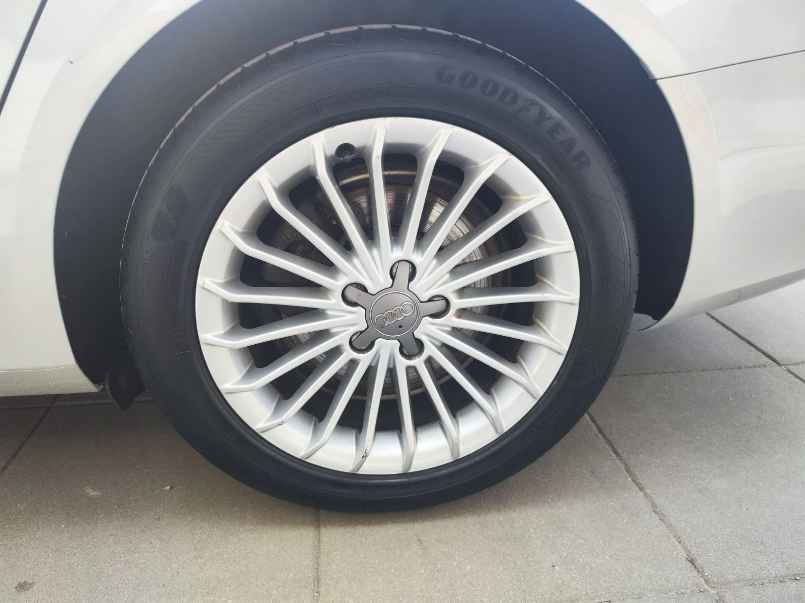 Audi A4 2.0TDI 177hp Facelift, снимка 14 - Автомобили и джипове - 54699319