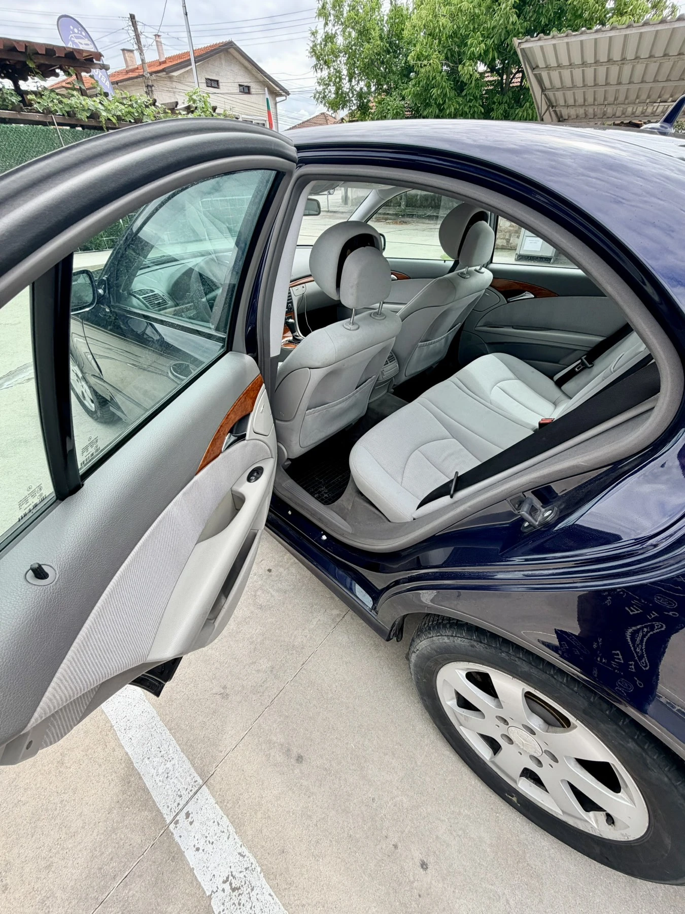 Mercedes-Benz E 200, снимка 11 - Автомобили и джипове - 54914790