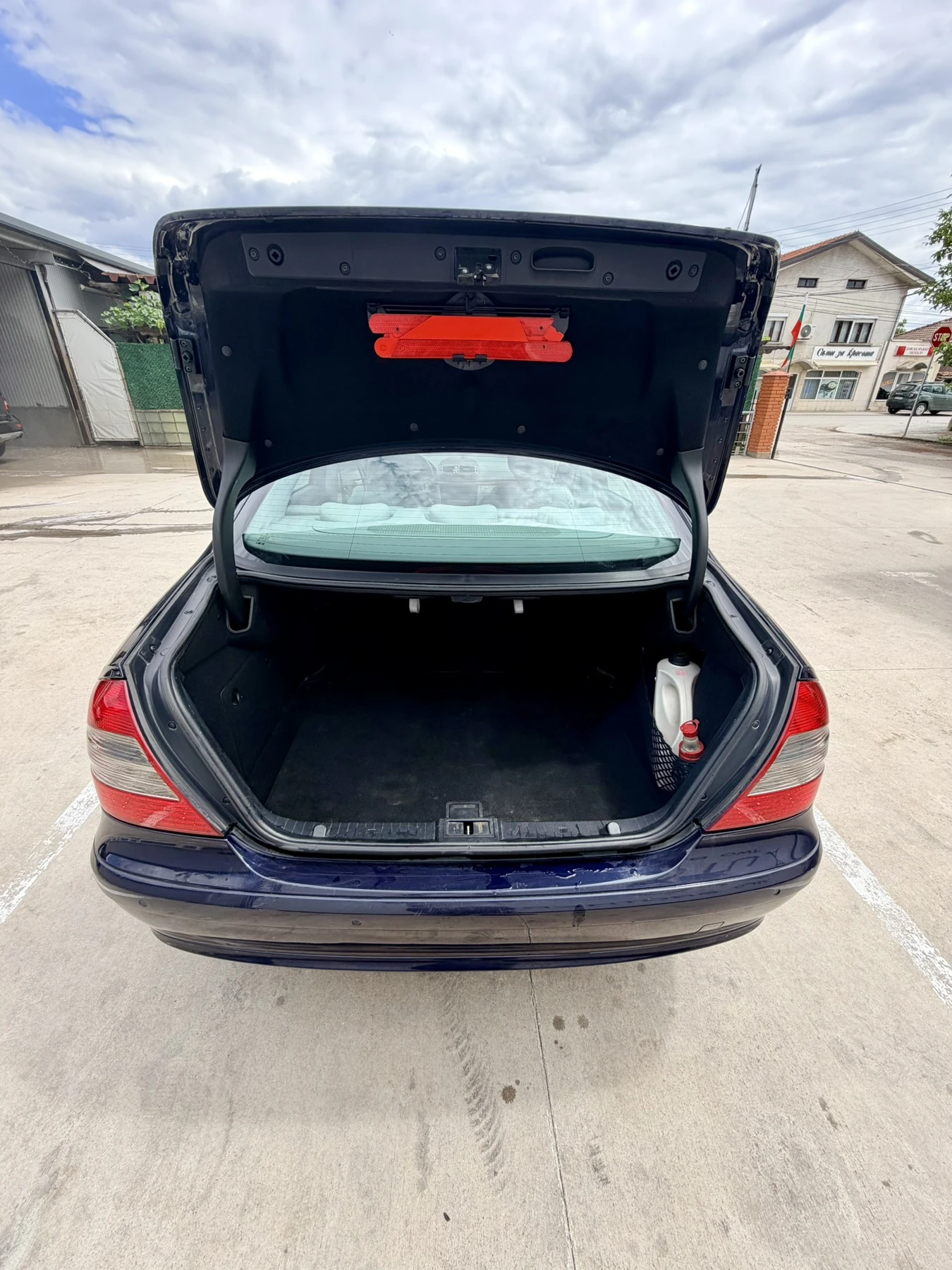 Mercedes-Benz E 200, снимка 7 - Автомобили и джипове - 54914790