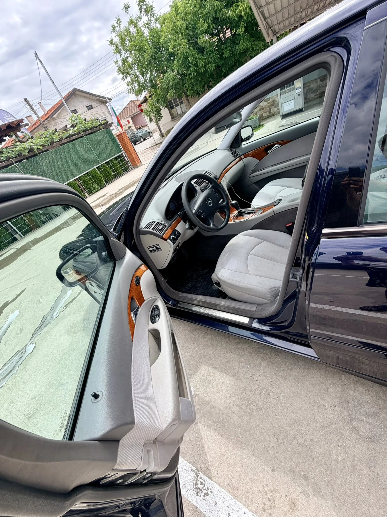 Mercedes-Benz E 200, снимка 10 - Автомобили и джипове - 54914790