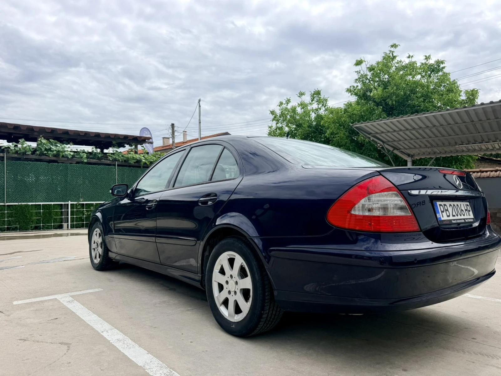 Mercedes-Benz E 200, снимка 6 - Автомобили и джипове - 54914790