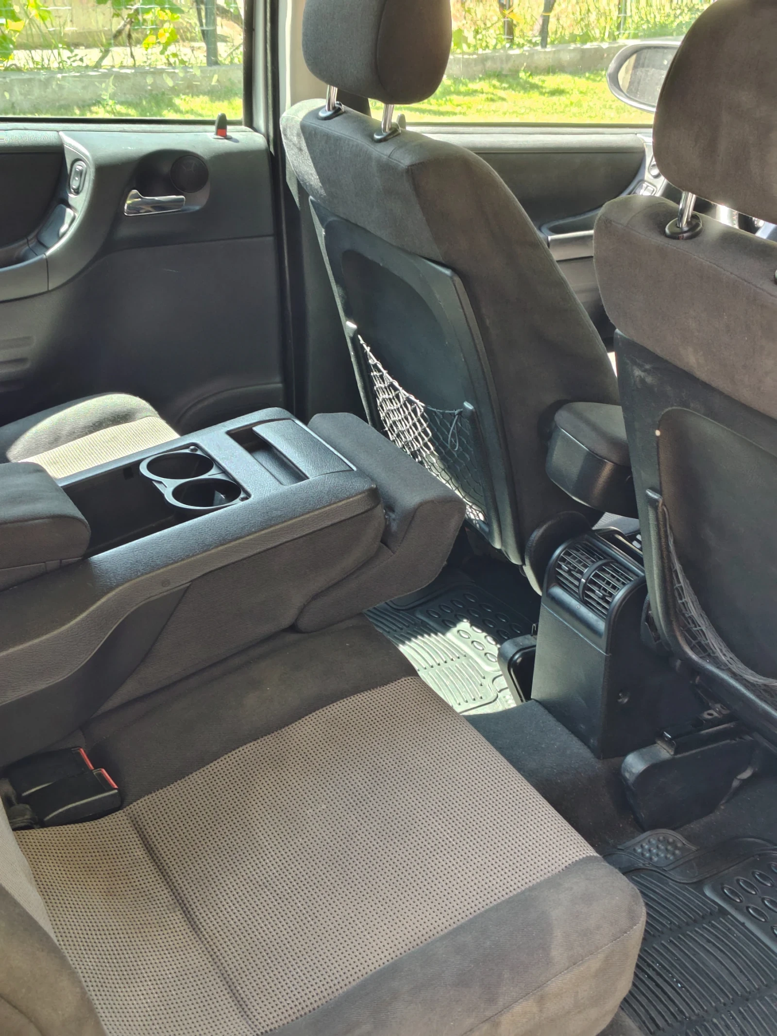 Opel Zafira 2.0 DTI, снимка 10 - Автомобили и джипове - 55206123