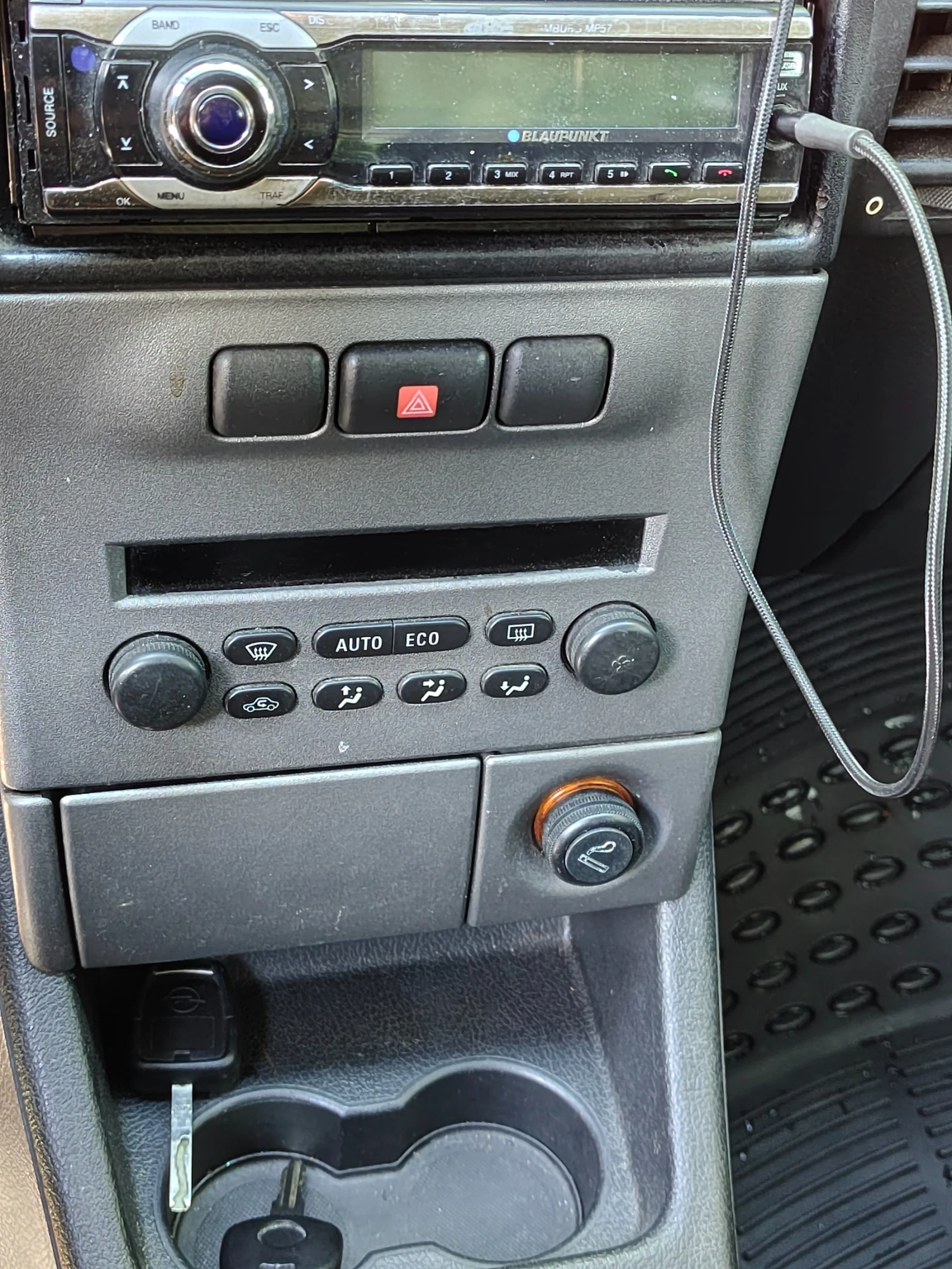 Opel Zafira 2.0 DTI, снимка 14 - Автомобили и джипове - 55206123