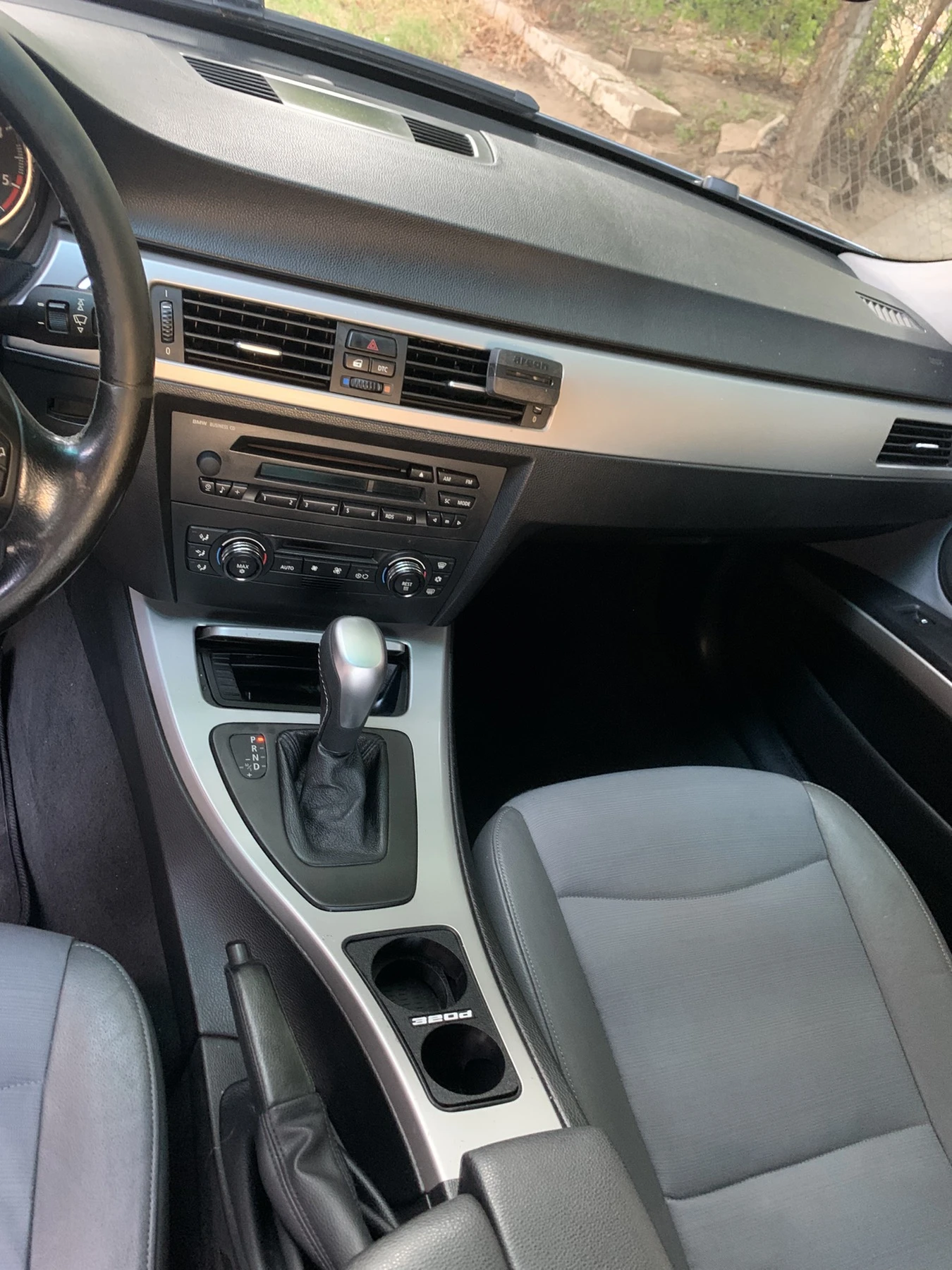 BMW 320, снимка 4 - Автомобили и джипове - 55343423