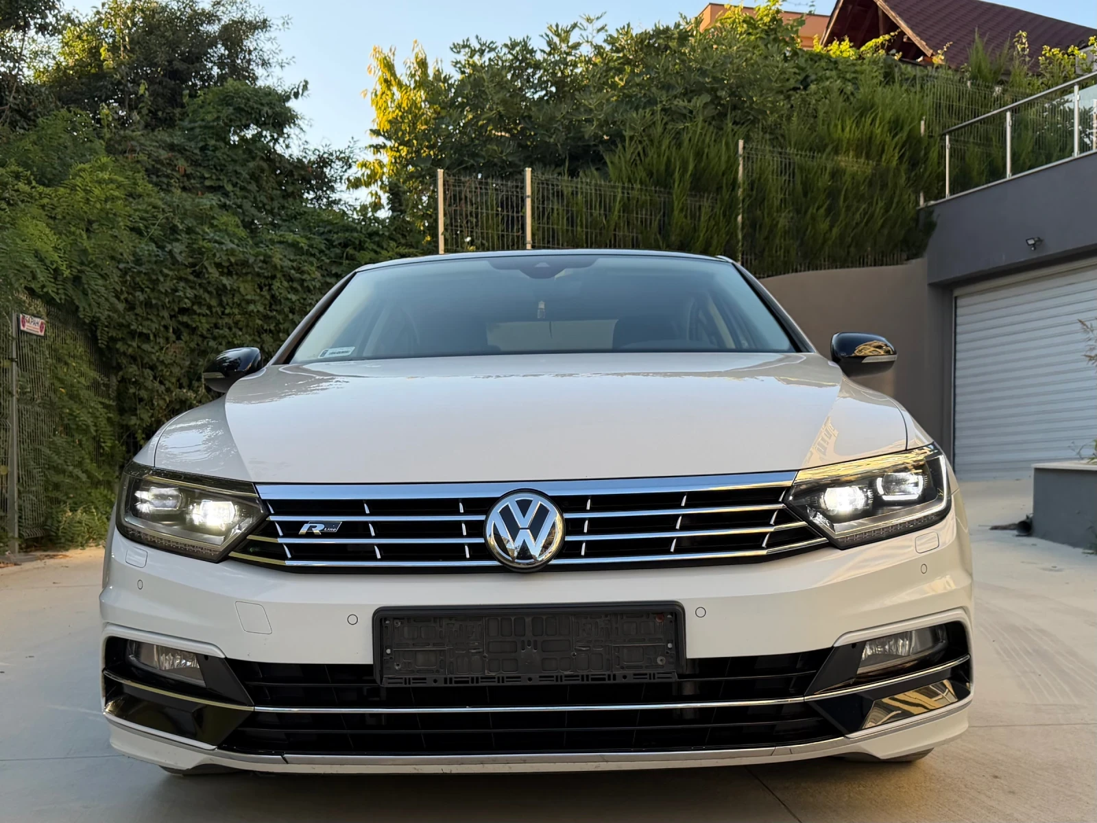 VW Passat R -line