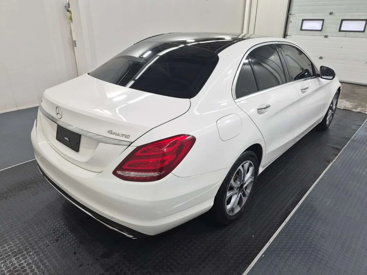 Mercedes-Benz C 300 * CARFAX * ОПЦИЯ ЗА ФИНАНСИРАНЕ * , снимка 3 - Автомобили и джипове - 55785980