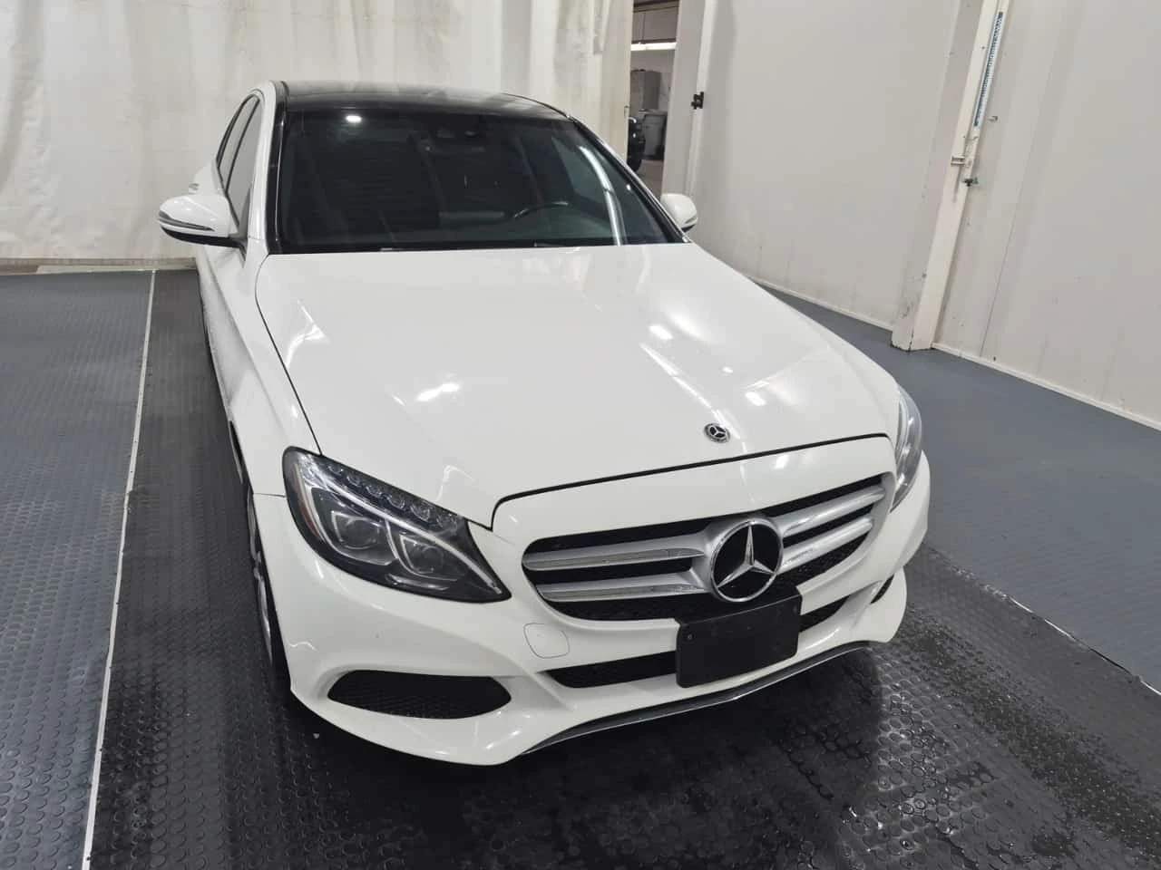 Mercedes-Benz C 300 * CARFAX * ОПЦИЯ ЗА ФИНАНСИРАНЕ * , снимка 2 - Автомобили и джипове - 55785980