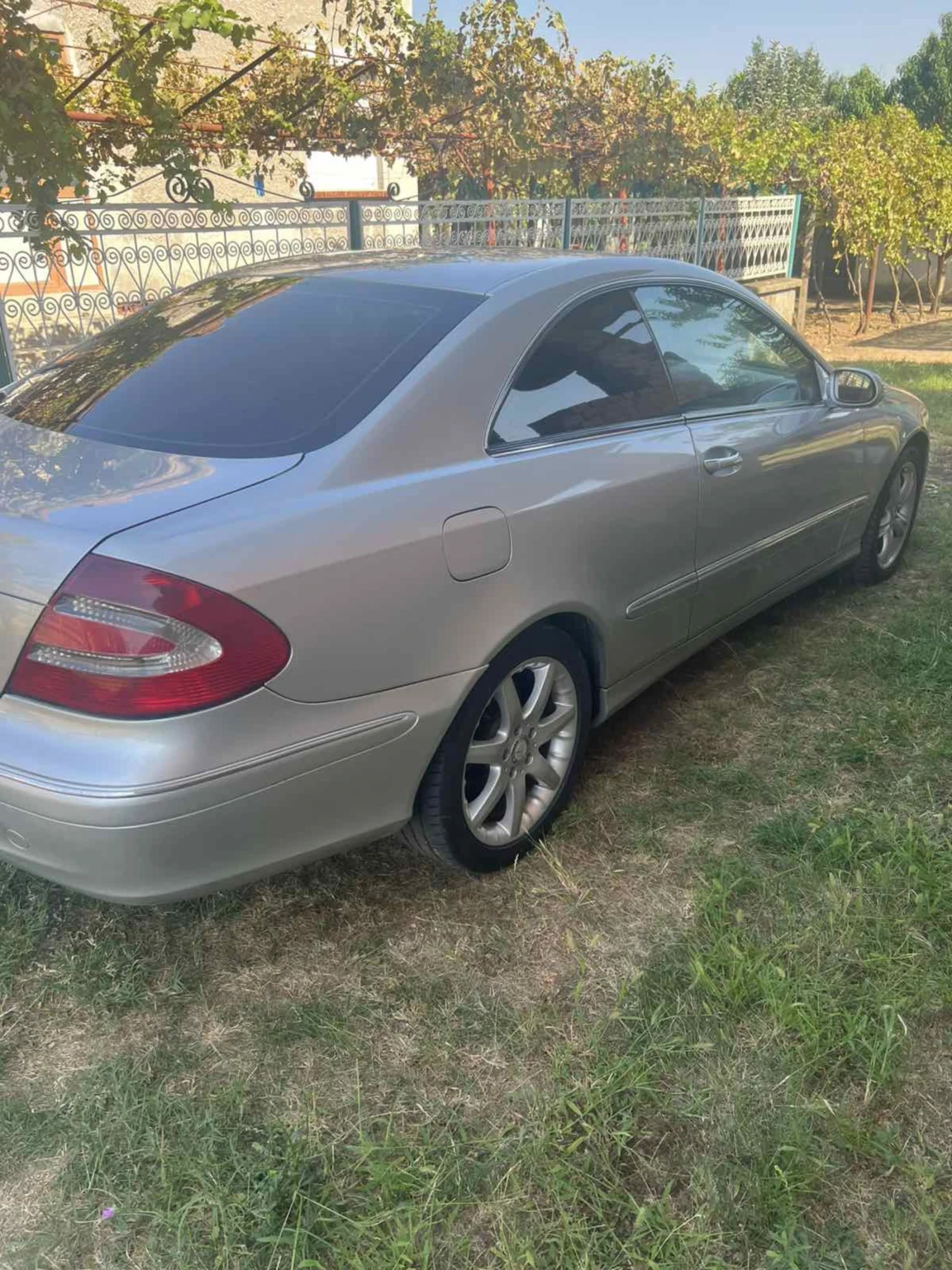 Mercedes-Benz CLK 270 CDI, снимка 6 - Автомобили и джипове - 55953351