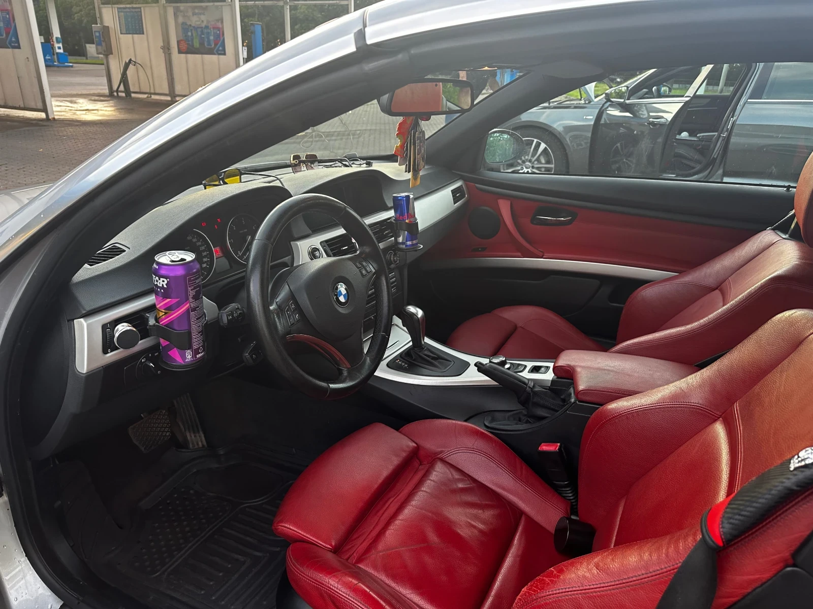 BMW 330, снимка 11 - Автомобили и джипове - 56509634