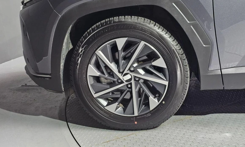 Hyundai Tucson Diesel 2.0 2WD Premium * НАЙ-ДОБРА ЦЕНА В БЪЛГАРИЯ, снимка 5 - Автомобили и джипове - 52046217