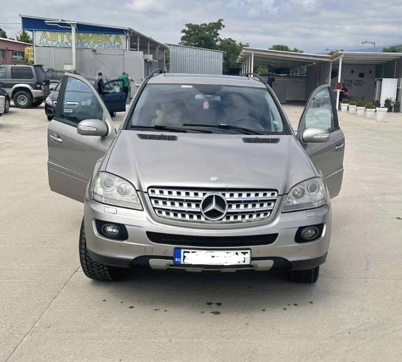 Mercedes-Benz ML 320, снимка 2 - Автомобили и джипове - 53103738