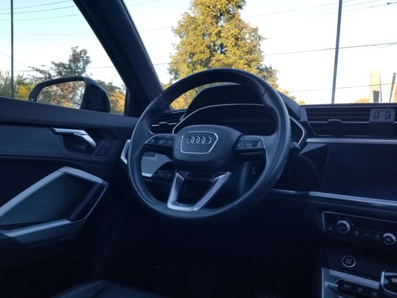 Audi Q3 * quattro Premium * CARFAX * ЦЕНА ДО БГ, снимка 8 - Автомобили и джипове - 53456169