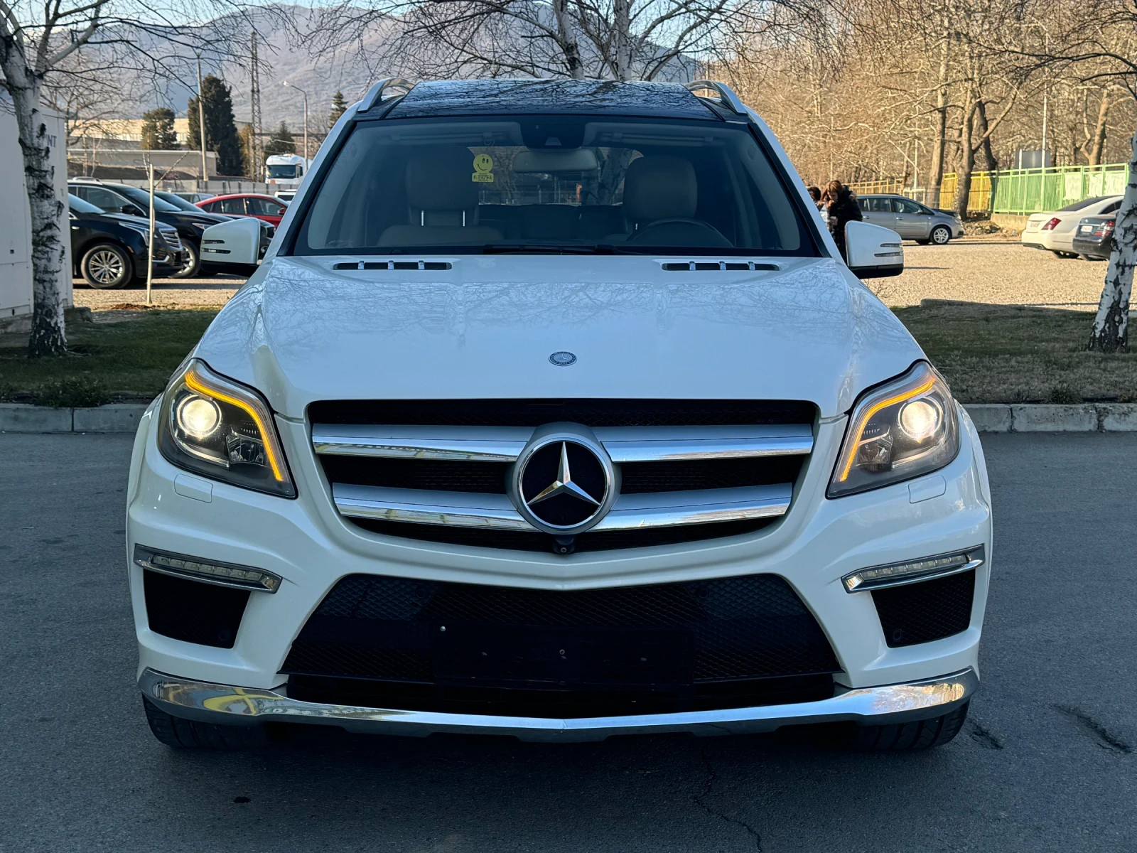 Mercedes-Benz GL 500 AMGLine/FULL/7МЕСТА/ОБДУХВАНЕ/HARMAN/CARDON - изображение 6