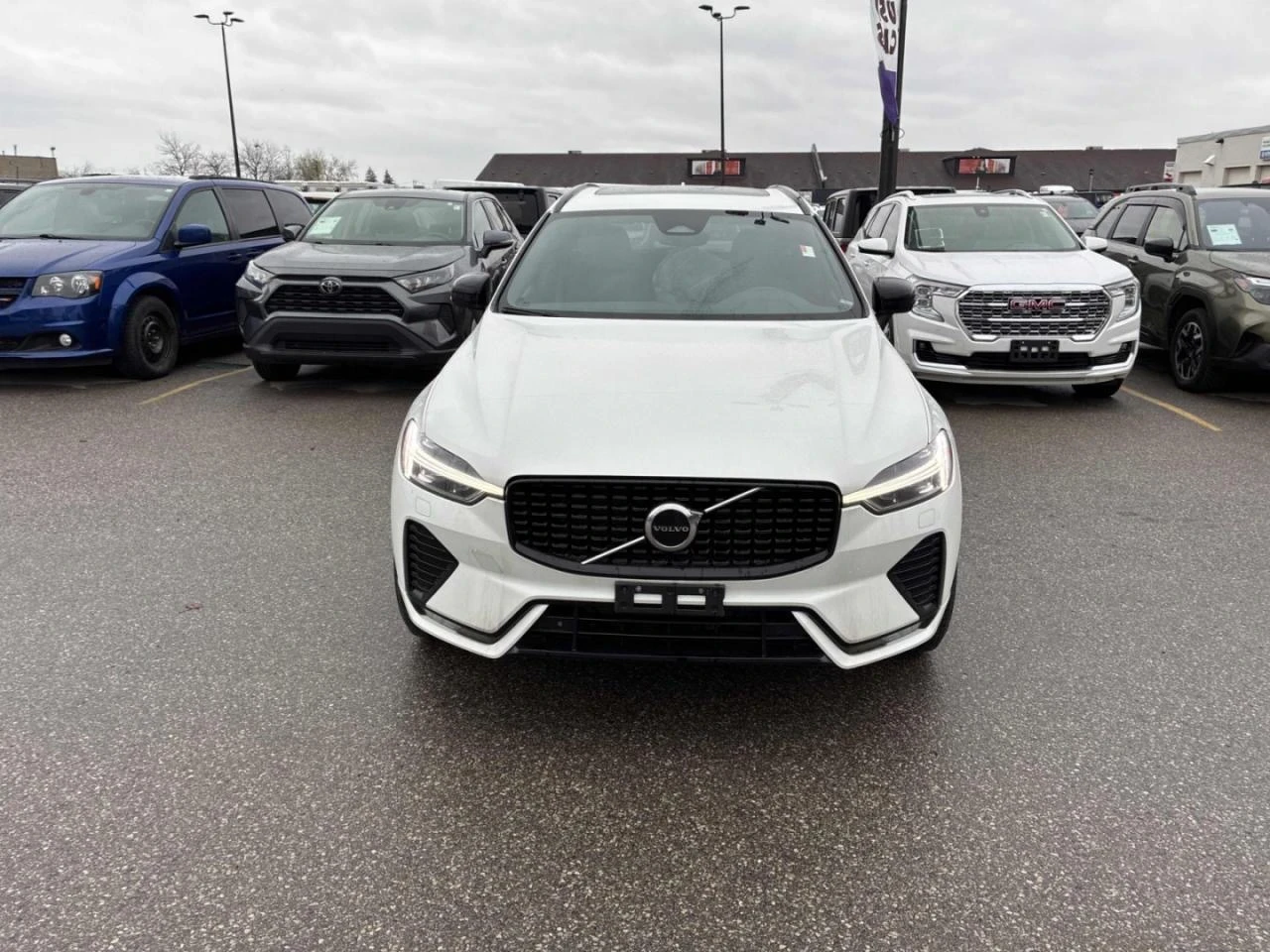 Volvo XC60 R-Design B6 2022* ������� SUV | 2 ��������� ������ | Mobile.bg � ����������� 2