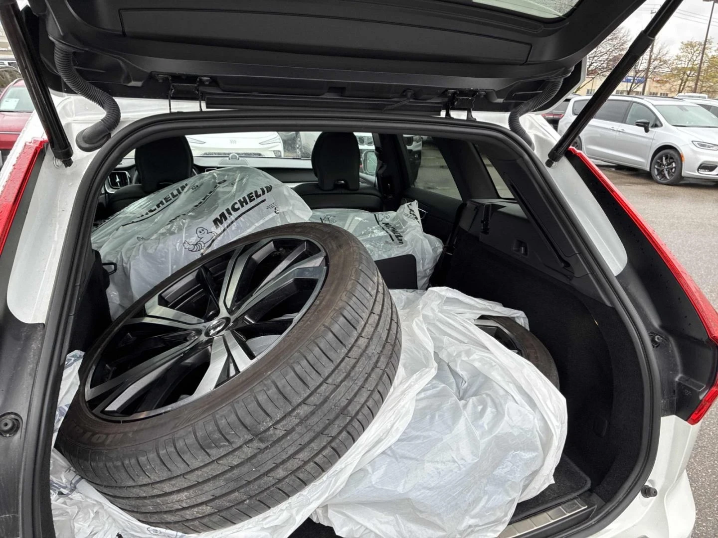 Volvo XC60 R-Design B6 2022* ������� SUV | 2 ��������� ������ | Mobile.bg � ����������� 13