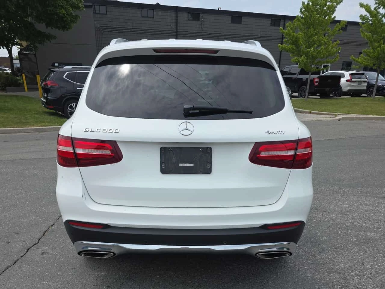 Mercedes-Benz GLC 300 2 КЛЮЧА * ПОДГРЕВИ * ПАНО * KEYLESS * CARFAX, снимка 4 - Автомобили и джипове - 54840622