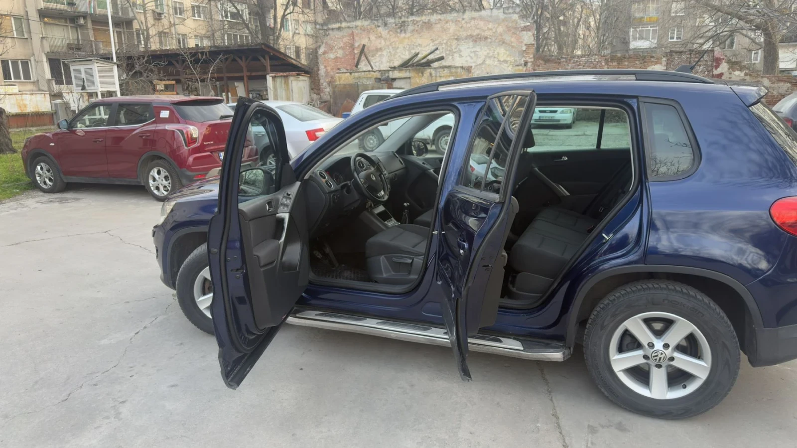 VW Tiguan 2.0tdi , снимка 7 - Автомобили и джипове - 56170451